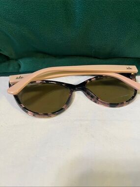 Tortoiseshell Cat-Eye Sunglasses with Blush Arms